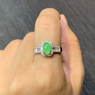 High-Icy Vivid-Green Cabochon Ring — S925 Silver